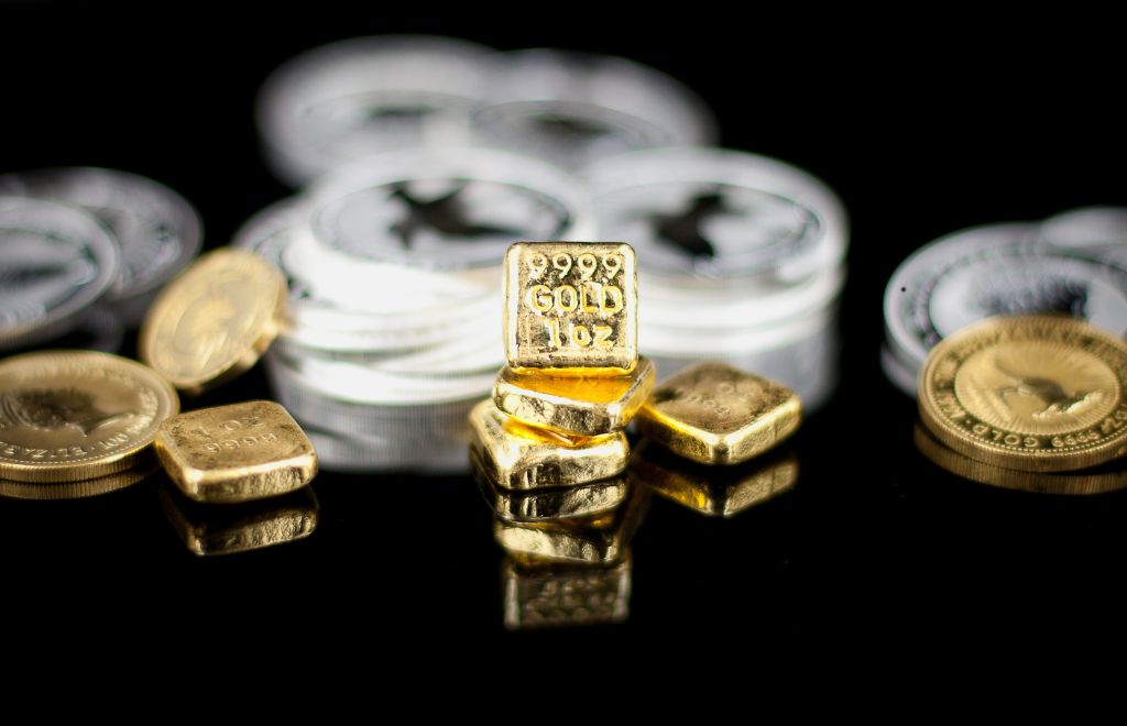 How to buy gold with financial products